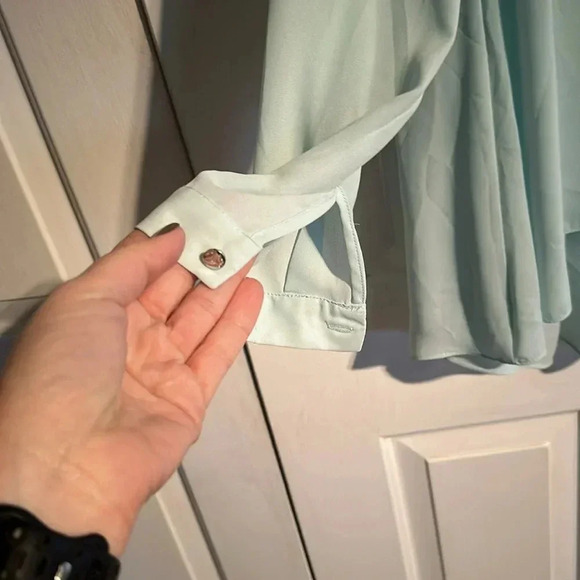 Vince Camuto Blue Sheer Top Size Medium - Picture 2 of 4